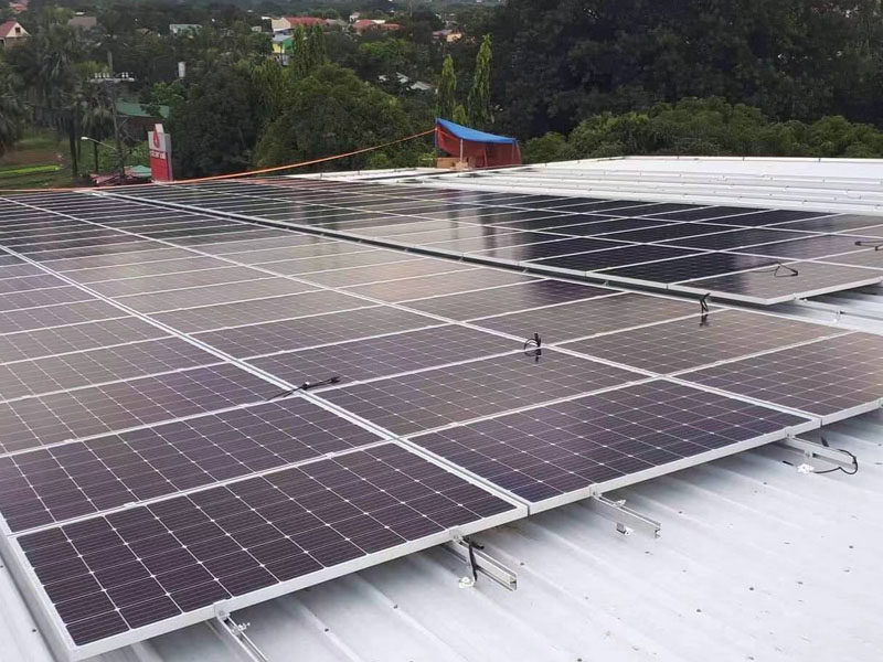  Antaisolar Ofrezca los estantes solares para un proyecto de techo de la estación de servicio en Filipinas
