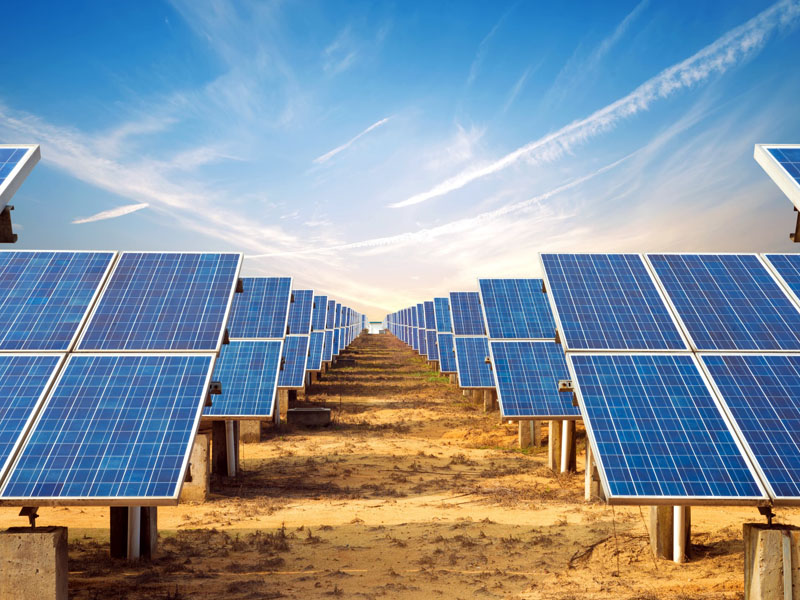 Tendencias de aplicación de los sistemas de energía solar a escala de servicios públicos montados en el suelo